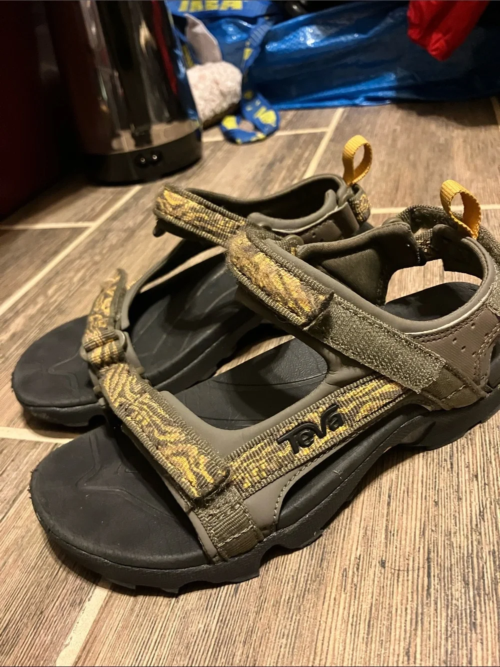 Teva Boy's Tanza Sandal, Lava Olive, 2 Kid
